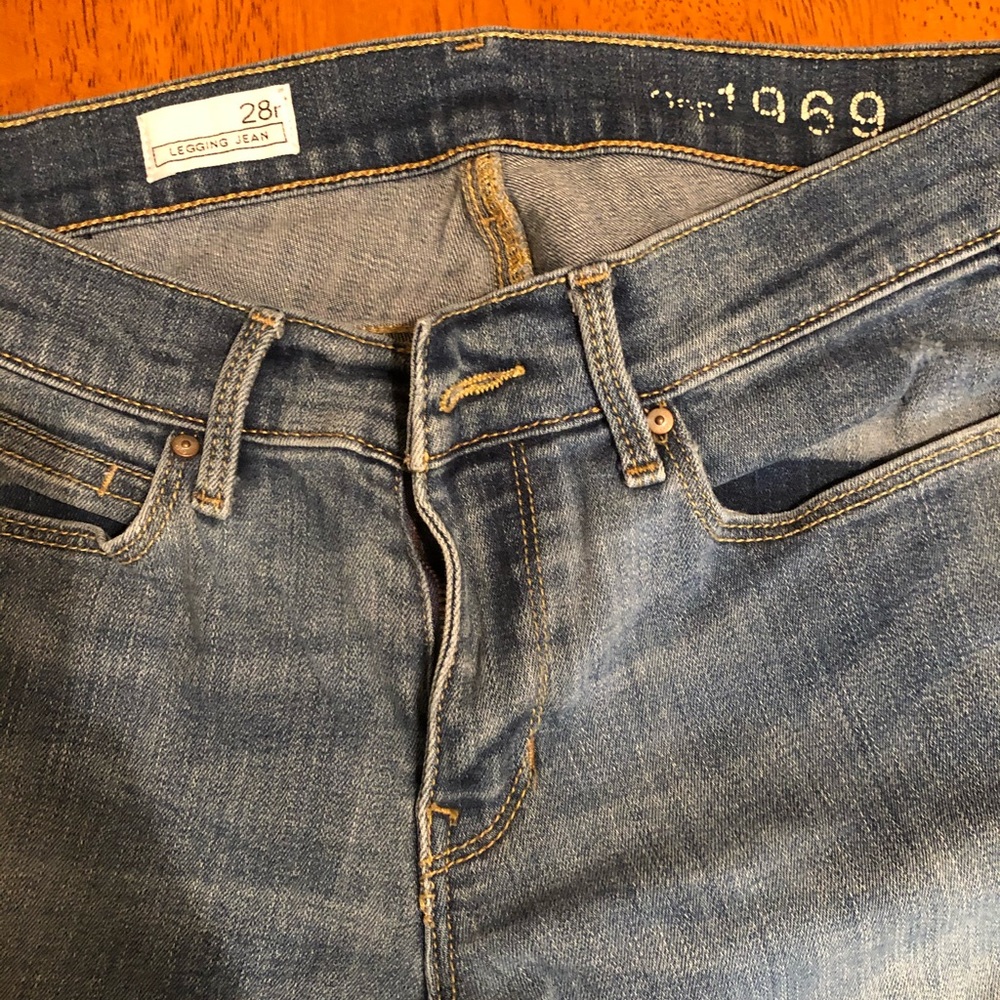 2 for $12 Gap 1969 distressed jean legging